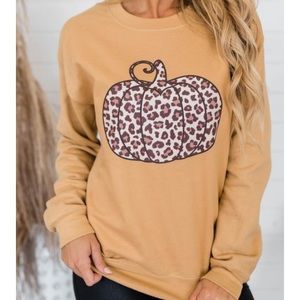 Pink Lily Animal Print Pumpkin Graphic Sweatshirt